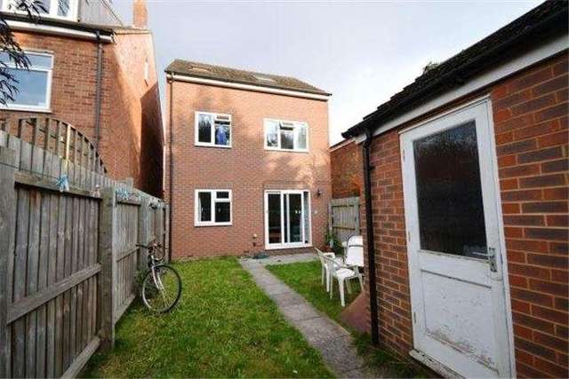  Image of 4 Bedroom Detached to rent at Cambridge  Cherry Hinton, CB1 8DY