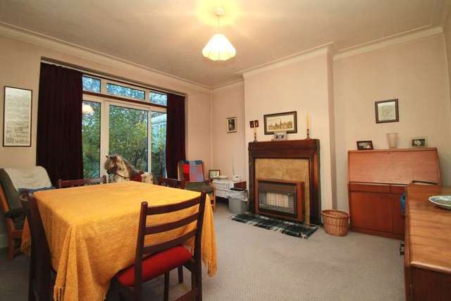  Image of 4 Bedroom Semi-Detached for sale at Surbiton Surrey, KT5 9JS