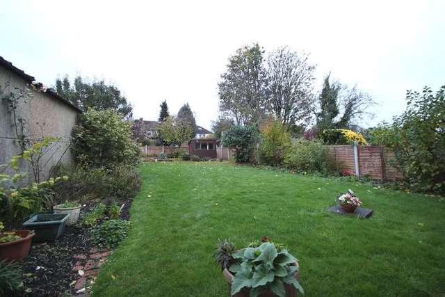  Image of 4 Bedroom Semi-Detached for sale at Surbiton Surrey, KT5 9JS