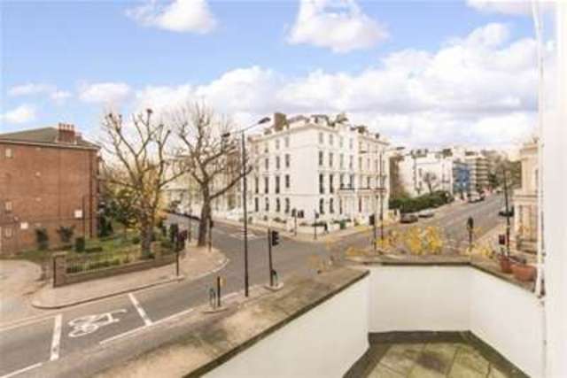  Image of 2 Bedroom Flat to rent at Holland Park, W11 2JJ