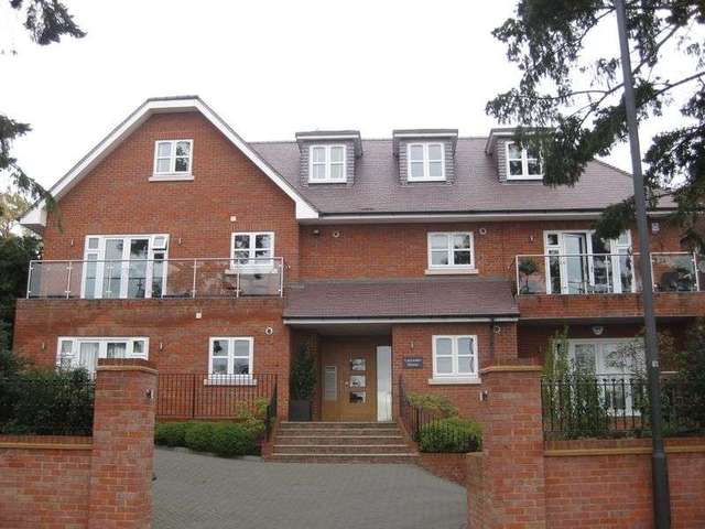  Image of 2 Bedroom Flat for sale at Elms Road  Stanmore, HA3 6BB