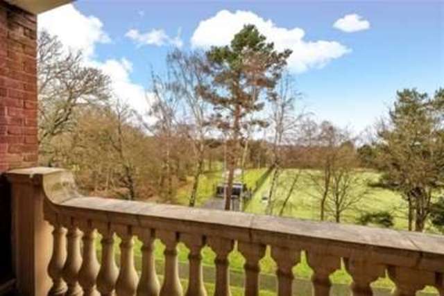  Image of 2 Bedroom Flat to rent at Godalming, GU8 5US