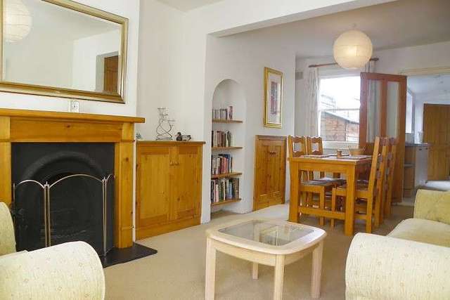  Image of 2 Bedroom Terraced to rent at Henley-on-Thames, RG9 1SL