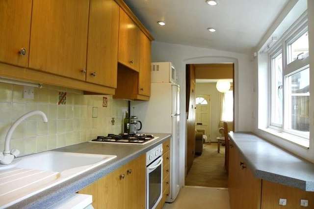 Image of 2 Bedroom Terraced to rent at Henley-on-Thames, RG9 1SL