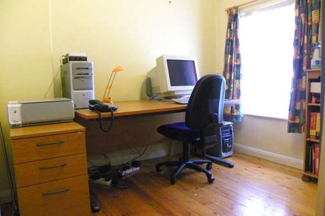  Image of 2 Bedroom Terraced to rent at Henley-on-Thames, RG9 1SL