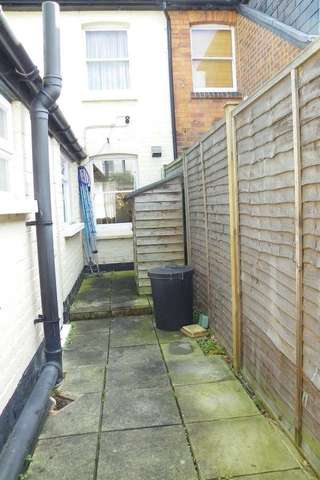  Image of 2 Bedroom Terraced to rent at Henley-on-Thames, RG9 1SL