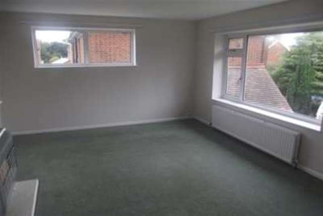  Image of 2 Bedroom Maisonette to rent at Felixstowe, IP11 9JS