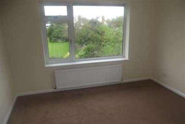  Image of 2 Bedroom Maisonette to rent at Felixstowe, IP11 9JS