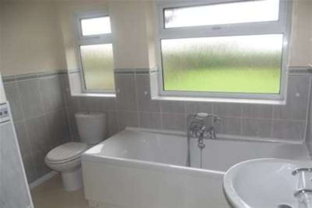  Image of 2 Bedroom Maisonette to rent at Felixstowe, IP11 9JS