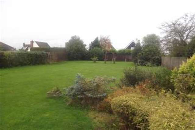  Image of 2 Bedroom Maisonette to rent at Felixstowe, IP11 9JS