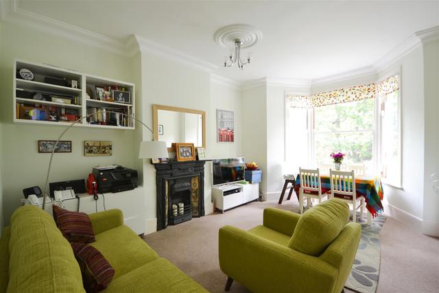  Image of 2 Bedroom Property to rent at Stroud Green, N4 4HX