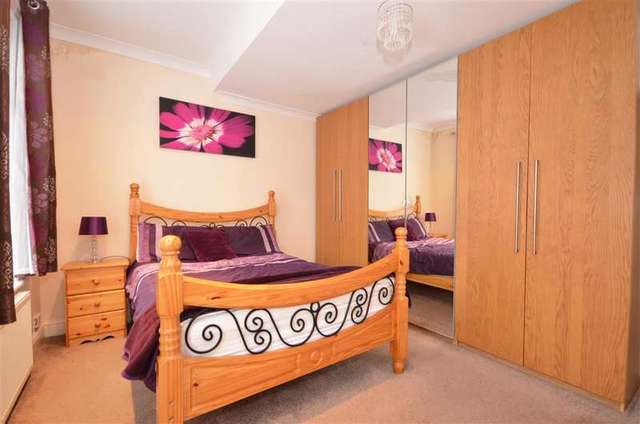  Image of 5 Bedroom Terraced for sale at Leytonstone London Leytonstone, E11 4RJ