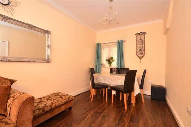  Image of 5 Bedroom Terraced for sale at Leytonstone London Leytonstone, E11 4RJ