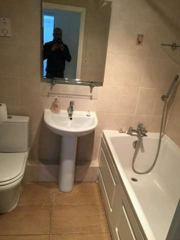  Image of 1 Bedroom Flat to rent at Oldfield North  Greenford, UB6 8PN