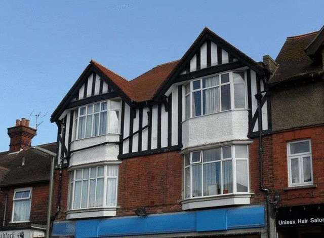  Image of 2 Bedroom Flat to rent at Oxted, RH8 9EP