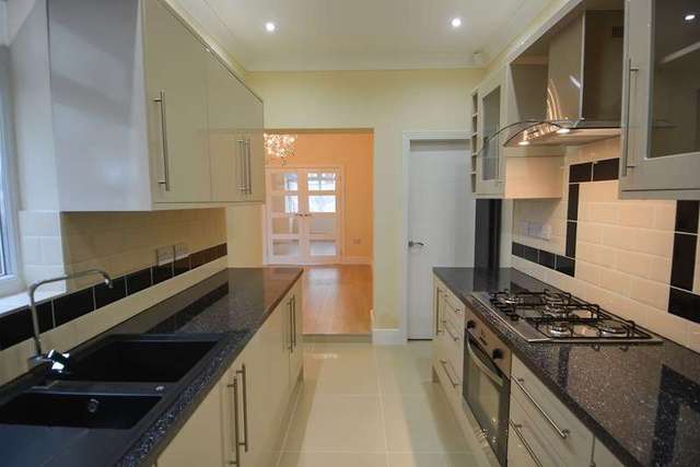  Image of 3 Bedroom Terraced for sale at Park Road  Bearwood, B67 5HX