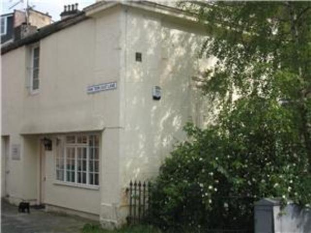  Image of 1 Bedroom Mews to rent at West End Glasgow Glasgow, G3 6HG