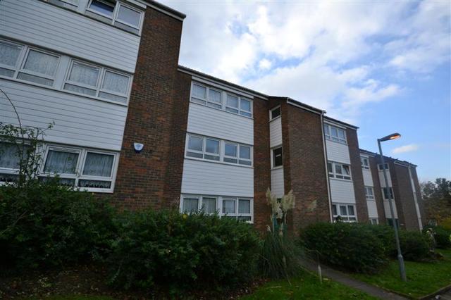  Image of 2 Bedroom Property to rent at Holden Road  Woodside Park, N12 7DA