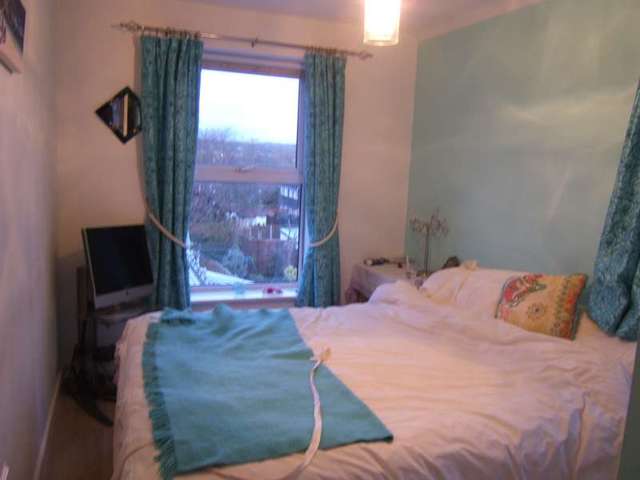  Image of 3 Bedroom Terraced to rent at Salisbury, SP2 8AT