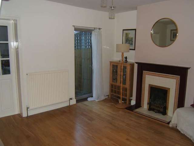  Image of 3 Bedroom Terraced to rent at Salisbury, SP2 8AT