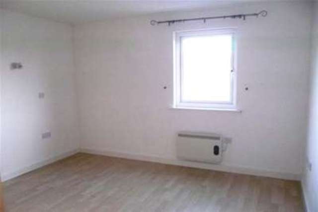  Image of 2 Bedroom Flat to rent at Camborne, TR14 8PF