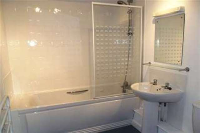  Image of 2 Bedroom Flat to rent at Camborne, TR14 8PF