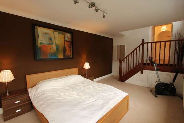  Image of 1 Bedroom Flat to rent at Selhurst Road  London, SE25 6LQ