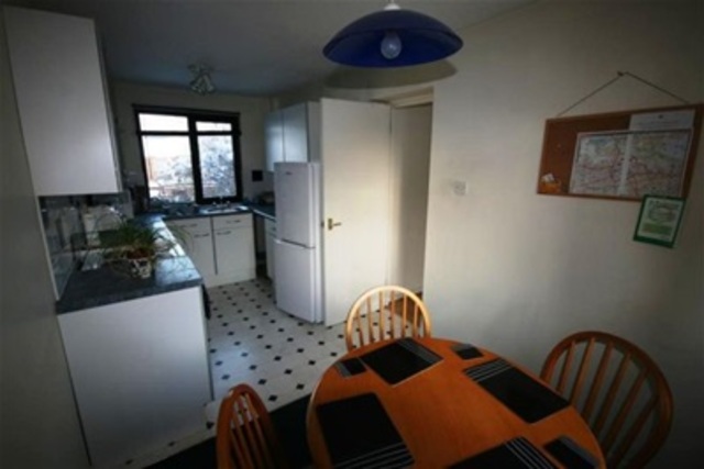  Image of 2 Bedroom Flat to rent at Reading, RG1 6HF