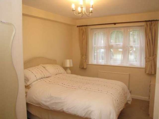  Image of 1 Bedroom Flat to rent at Harrow View  Harrow, HA1 1RN