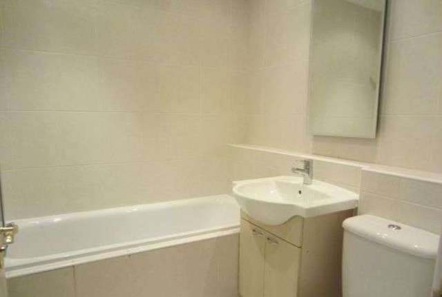  Image of 2 Bedroom Ground Flat to rent at London Road  Sunningdale, SL5 0UJ
