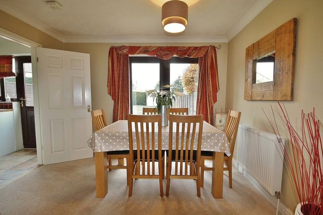  Image of 3 Bedroom Detached for sale at Thorney Leys  Witney, OX28 5NT