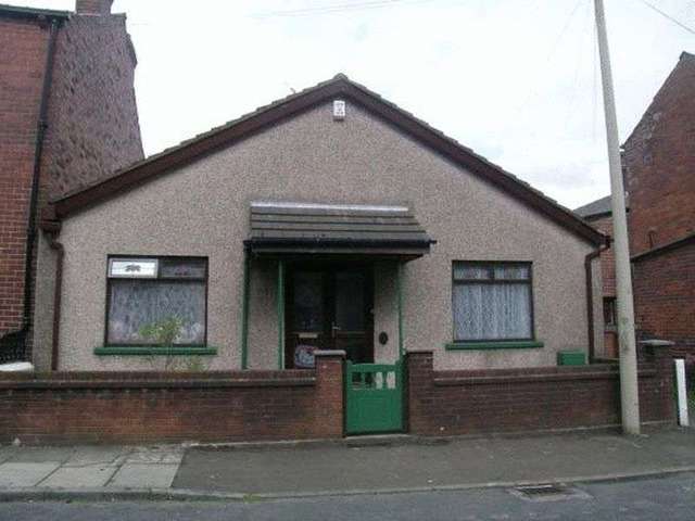  Image of 3 Bedroom Detached for sale at Travis Street Newhey Rochdale, OL16 3RX