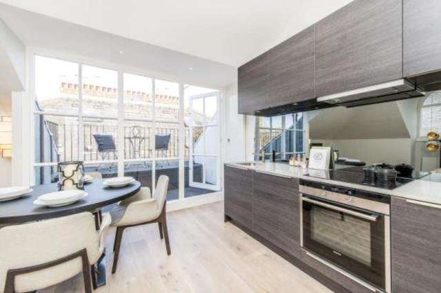  Image of 2 Bedroom Flat for sale at Chelsea Earls Court Cheyne Walk, SW10 9LE