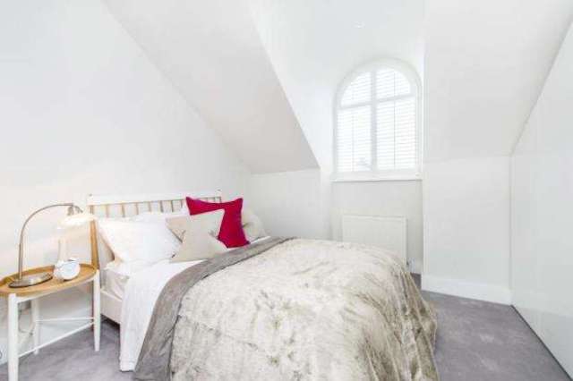  Image of 2 Bedroom Flat for sale at Chelsea Earls Court Cheyne Walk, SW10 9LE