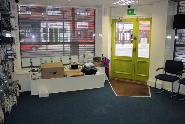  Image of Detached to rent at Union Street  Oldham, OL1 1DU