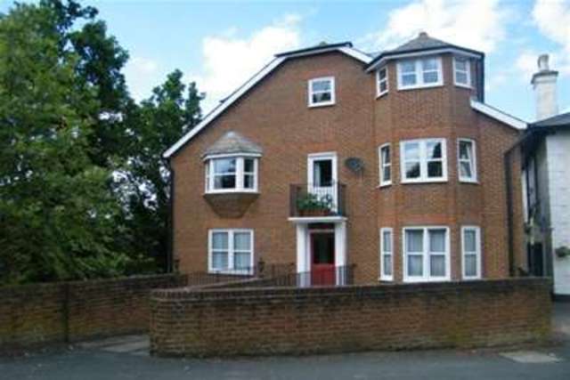  Image of 1 Bedroom Flat to rent at Redhill, RH1 6DD