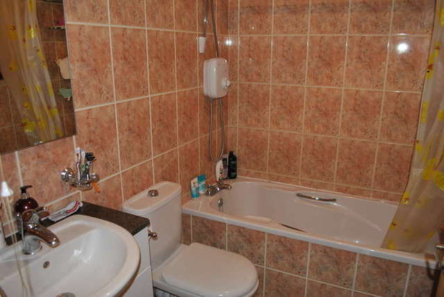  Image of 4 Bedroom Terraced for sale at Fleetside  West Molesey, KT8 2NL