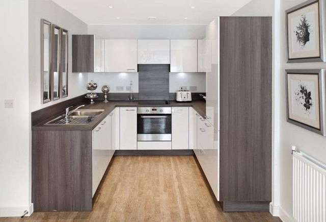  Image of 1 Bedroom Flat to rent at Whitestone Way  Croydon, CR0 4FG