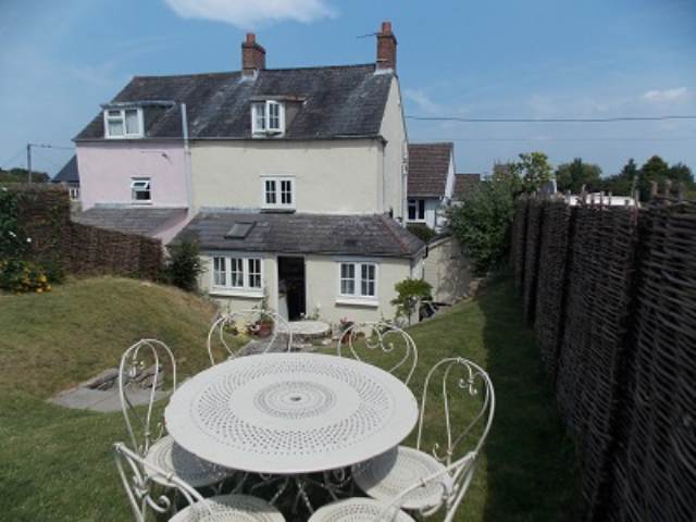  Image of 3 Bedroom Detached to rent at Melbury Road Yetminster, Nr Sherbourne Yetminster, DT9 6LY