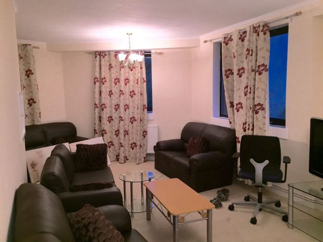  Image of 3 Bedroom Flat for sale at Mercer Street  London, WC2H 9QS