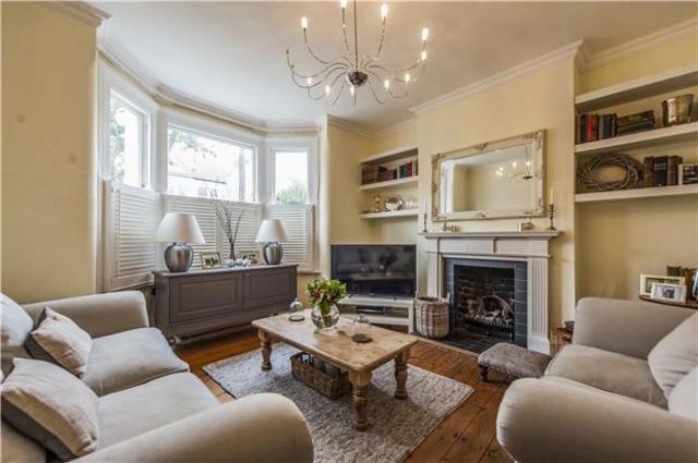  Image of 4 Bedroom Terraced to rent at West Hill, SW18 5DB