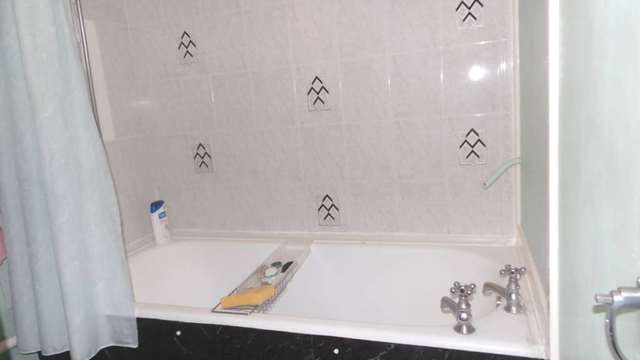  Image of Flat to rent at Trinity Way Acton London, W3 7HS
