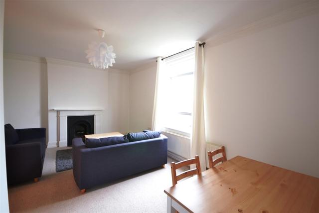  Image of 1 Bedroom Property to rent at Crouch End, N8 8EU