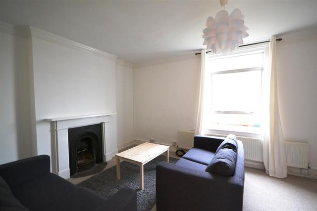  Image of 1 Bedroom Property to rent at Crouch End, N8 8EU