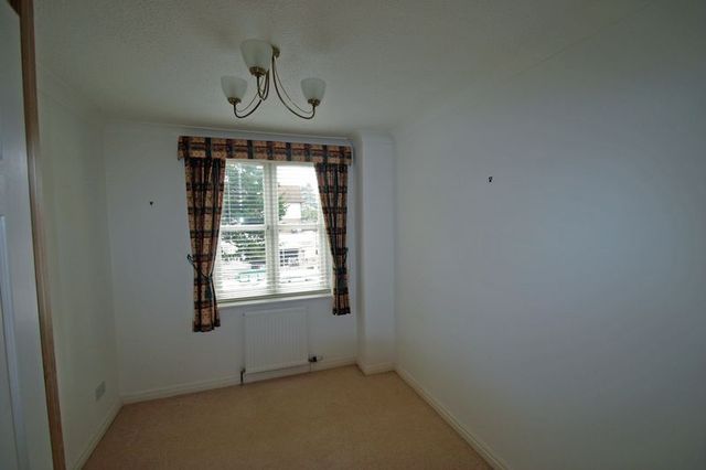  Image of 2 Bedroom Houses to rent at Crescent Road Array Enfield, EN2 7RY