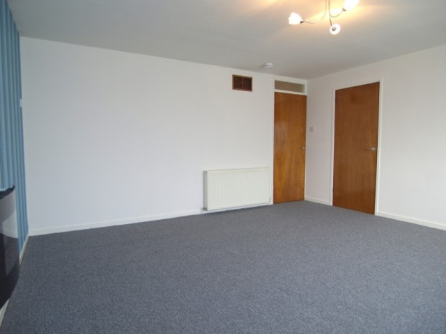  Image of 3 Bedroom Flat to rent at Eglinton Place  Inverkeithing, KY11 1PX