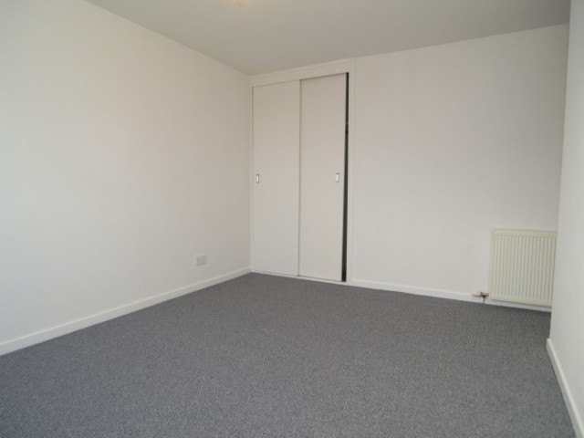  Image of 3 Bedroom Flat to rent at Eglinton Place  Inverkeithing, KY11 1PX