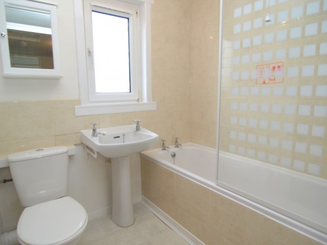  Image of 3 Bedroom Flat to rent at Eglinton Place  Inverkeithing, KY11 1PX
