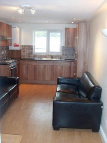  Image of 7 Bedroom Terraced to rent at Fitzroy Street  Cardiff, CF24 4BL