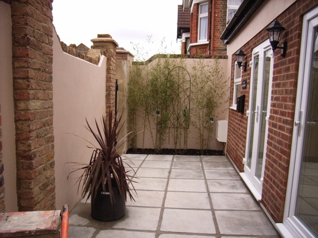  Image of 1 Bedroom Flat to rent at Greenford Avenue  Hanwell, W7 1LL